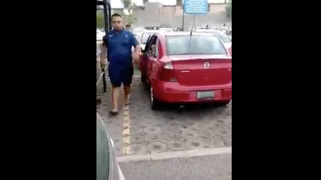 Lo apodan Lord Walmart tras agresión a hombre por cajón de estacionamiento