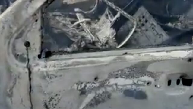 Camioneta quemada en Sonora tras masacre de familia.