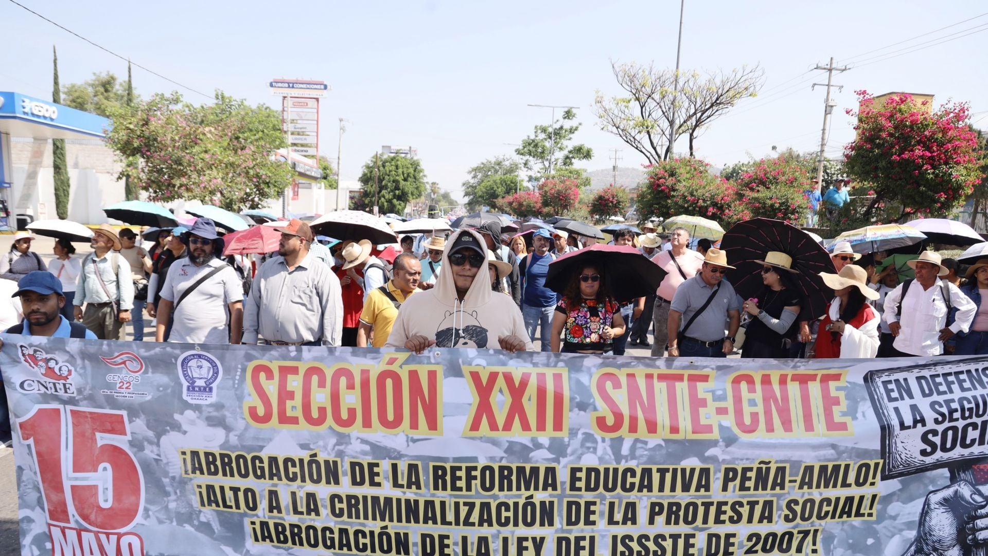 CNTE prolongaría plantón en el Zócalo hasta el 30 de mayo