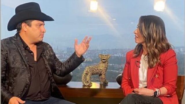 Julión Álvarez y Laura G