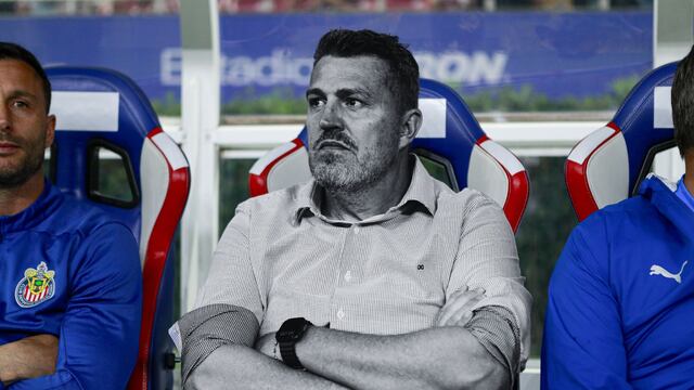 ¿Qué le pasó a Óscar García? El DT de Chivas no dirigirá ante Pumas por estar hospitalizado