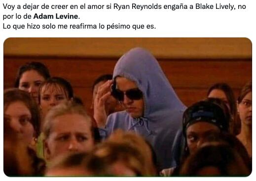 Memes funan a Adam Levine