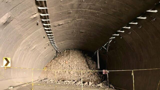 Colapsa túnel El Tornillo de la carretera Mitla-Istmo en Oaxaca