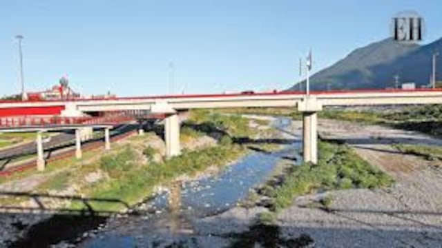 Un río en medio de la ciudad