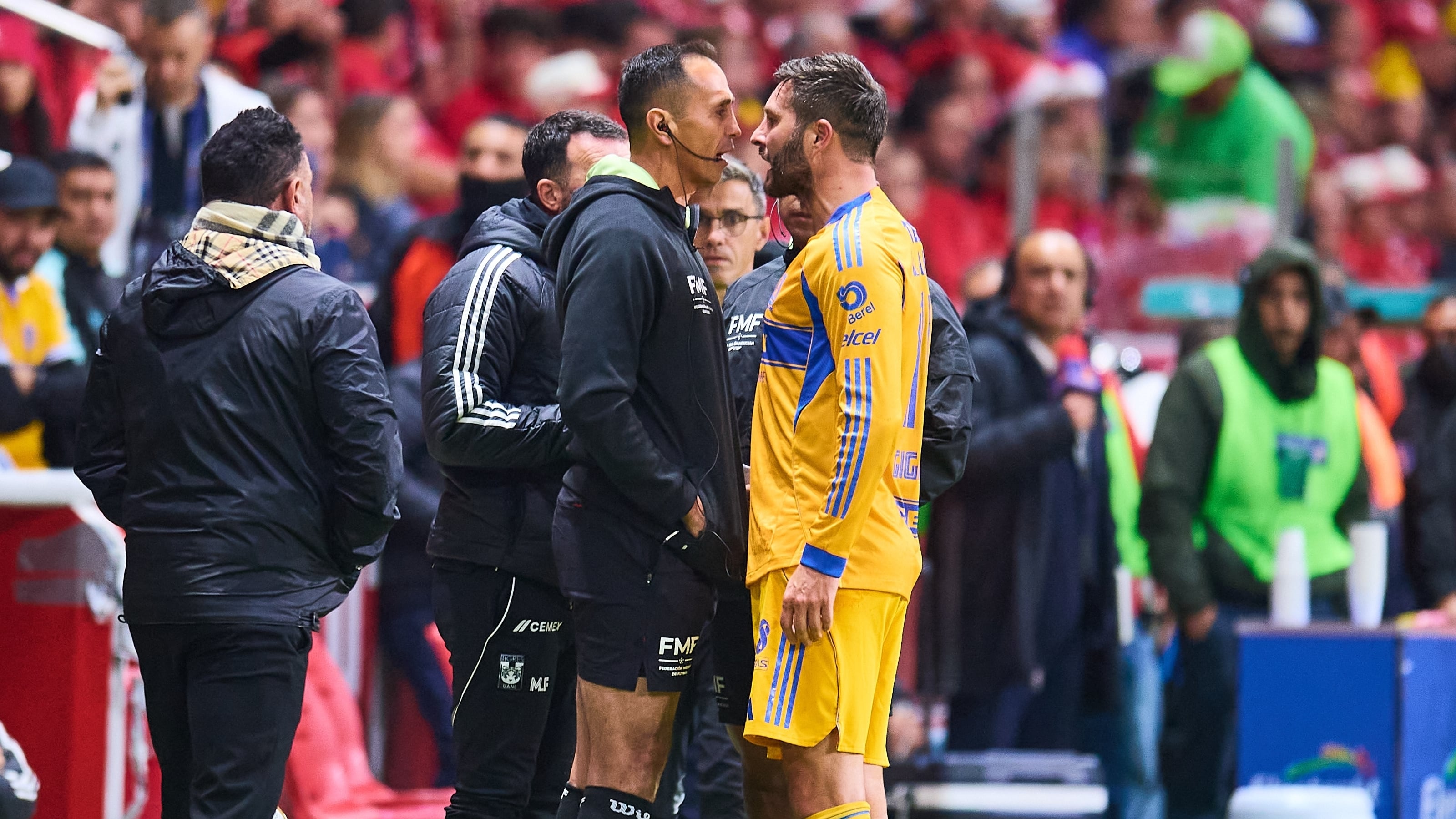 André-Pierre Gignac perdió los estribos en la Final y retó a golpes a Luis Enrique Santander
