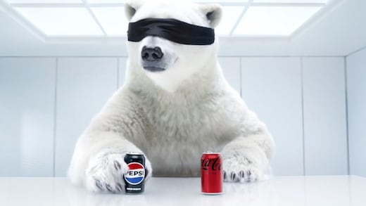Pepsi lanza anuncio del Super Bowl con oso polar y reaviva rivalidad con Coca-Cola