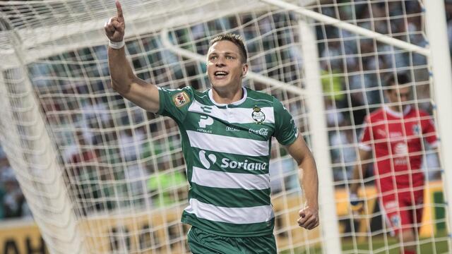 Furch celebra un gol de Santos