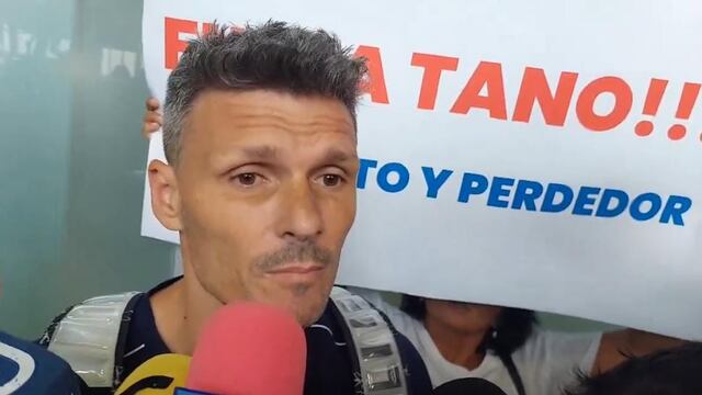 Fernando Ortíz en el aeropuerto tras eliminación en la Leagues Cup.