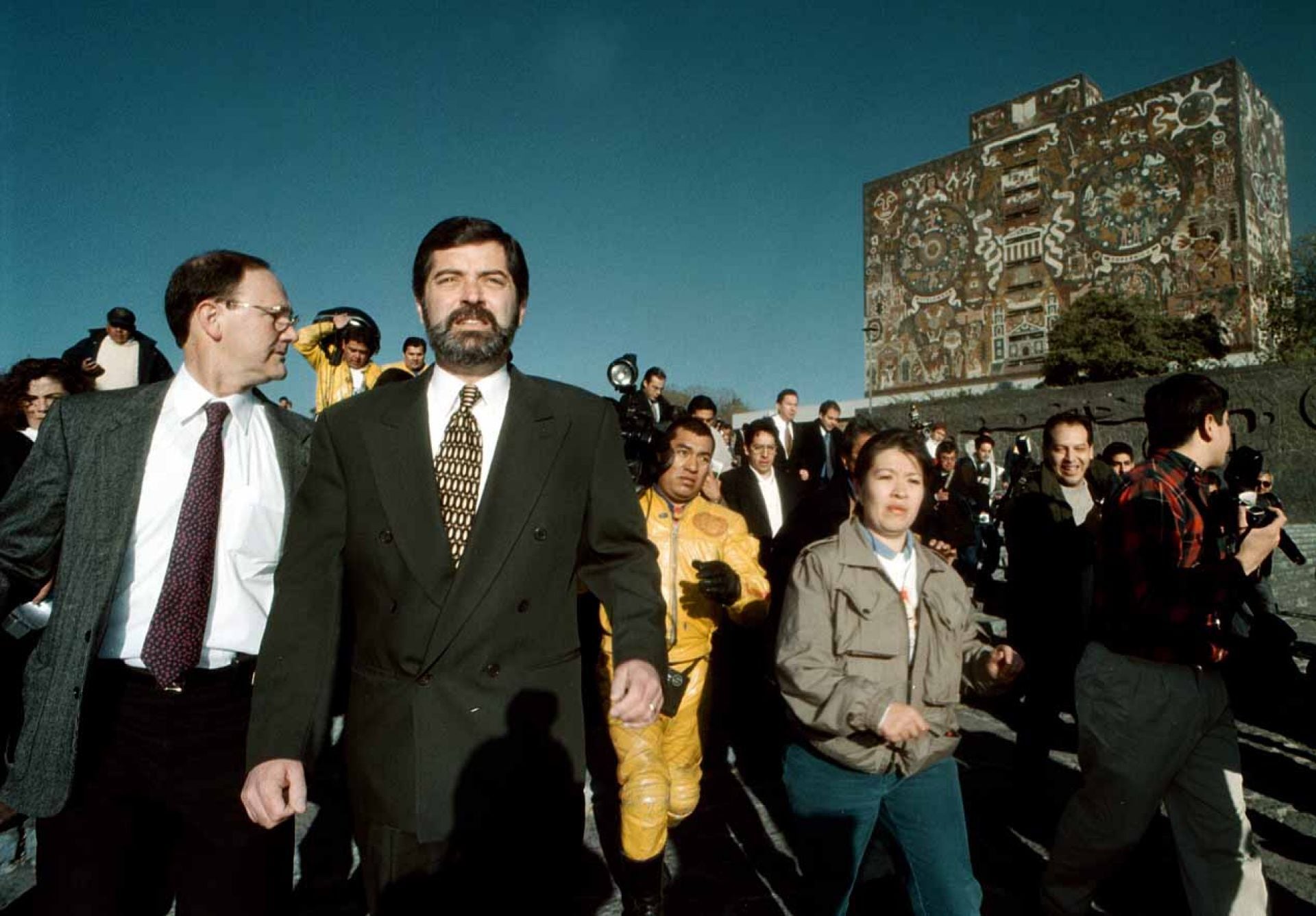 Juan Ramón de la Fuente en el año 2000 como rector de la UNAM