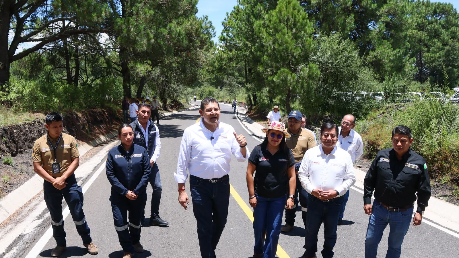 Alejandro Armenta entrega camino San Nicolás-Amecameca y anuncia nuevo CESAT