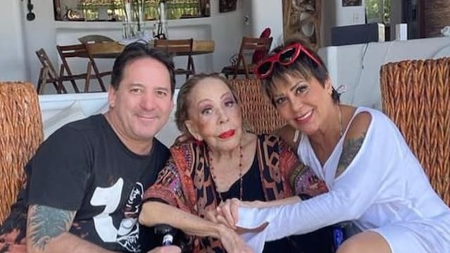 Alejandra Guzmán con Silvia Pinal y su hermano, Luis Enrique Guzmán