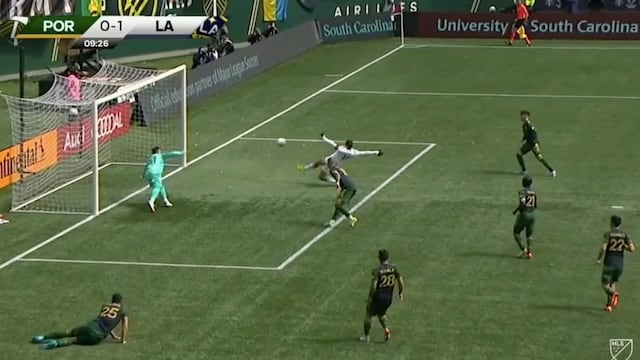 Chicharito anotó su tercer gol en la temporada de la MLS