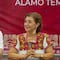 Corren a alcaldesa de Álamo, Veracruz, entre protestas e insultos