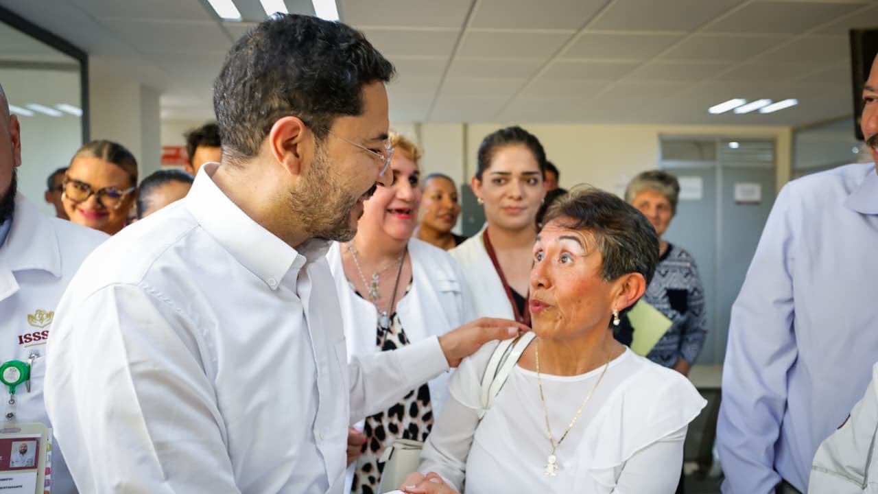 Martí Batres supervisa mejoras en quirófanos, abasto de medicamentos y Trato Digno en clínicas del ISSSTE en Veracruz
