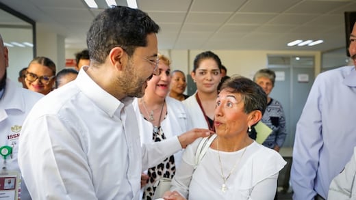 Martí Batres supervisa mejoras en quirófanos, abasto de medicamentos y Trato Digno en clínicas del ISSSTE en Veracruz