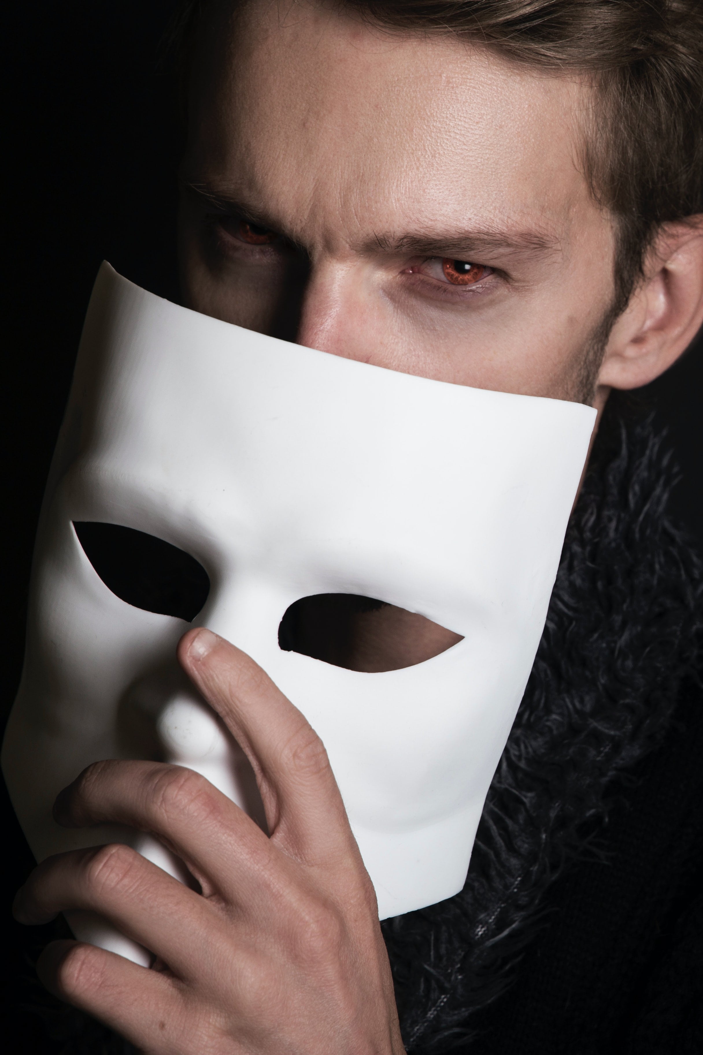 Un íncubo es un demonio sexual con forma masculina