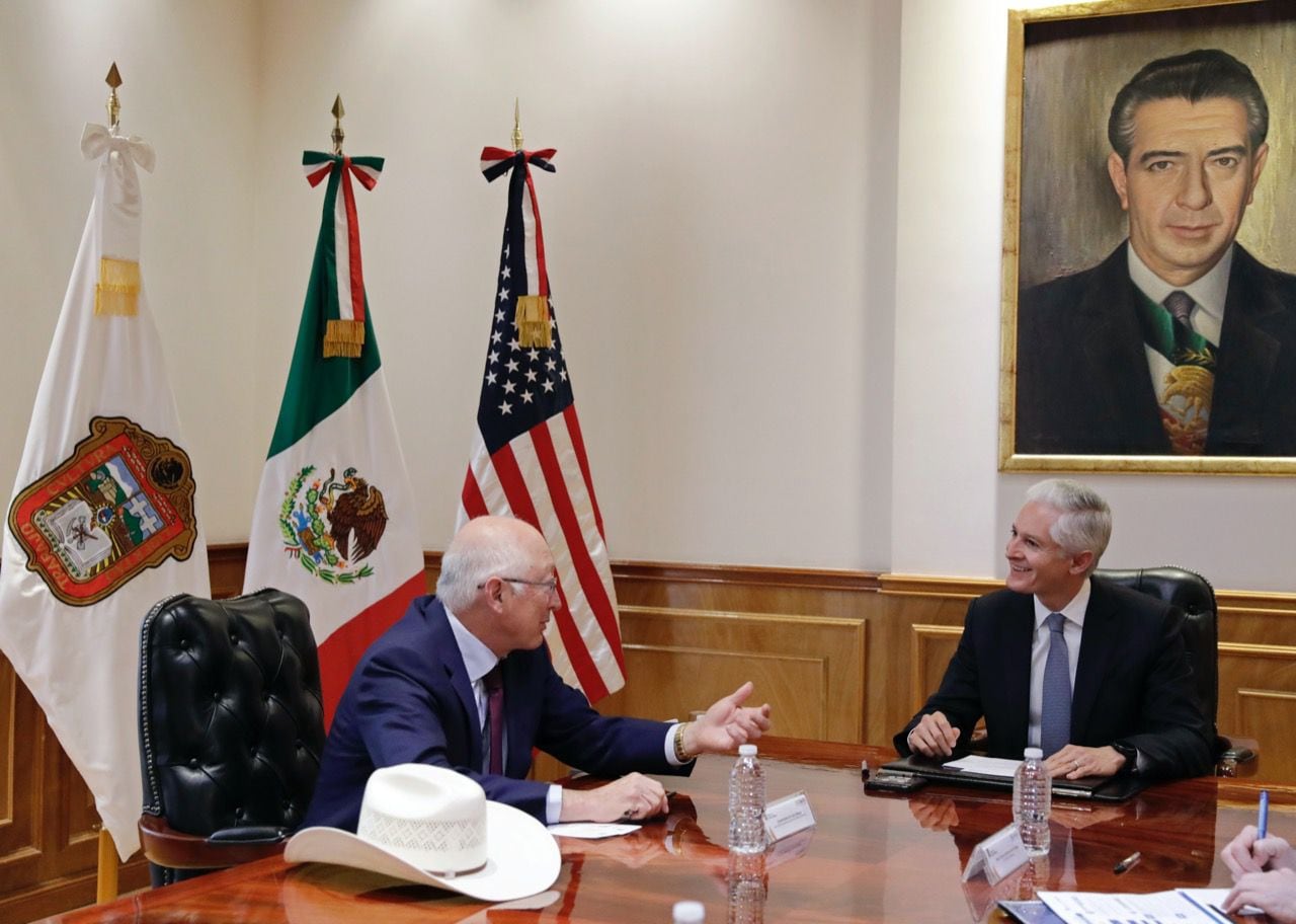 Ken Salazar y Alfredo del Mazo