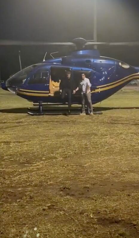 Luis Miguel rechazando el gesto del trabajador.