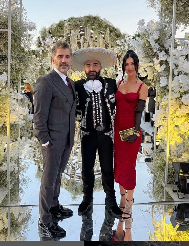 Alejandro Fernández y Karla Laveaga demuestran su amor en la boda de Vicente Fernández Jr.