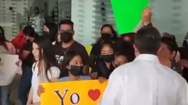 Ricardo Monreal es recibido con gritos de presidente en Oaxaca
