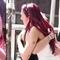 VIDEO: Dua Lipa en la colonia Roma es captada abrazando a fan