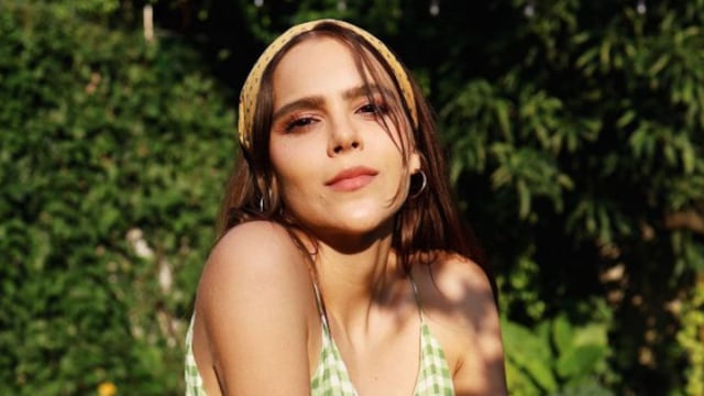 Yuya presume su cosecha de aguacates