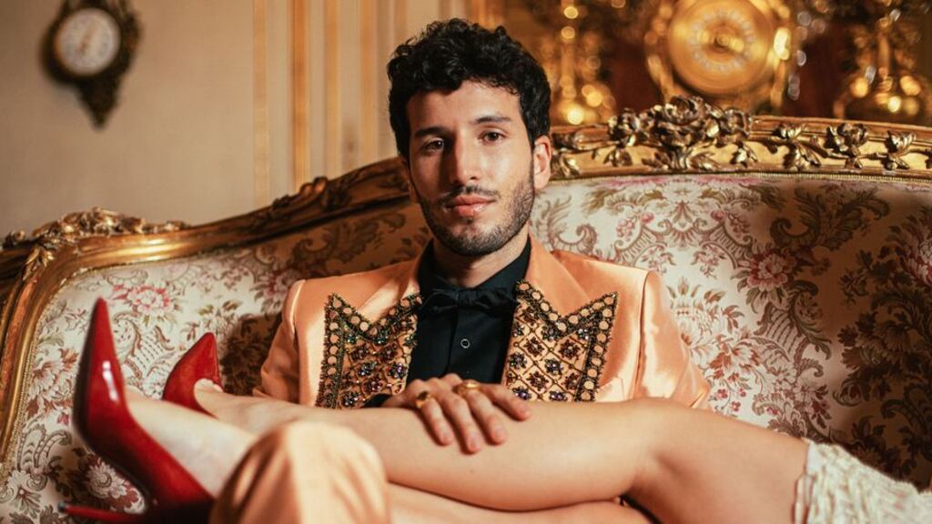 Sebastián Yatra adelanta lanzamiento de su álbum ‘Dharma’ y anuncia gira mundial