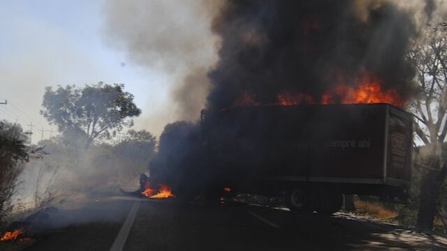 Camión quemado en Iguala, en el marco de las protestas que realizan padres de los normalistas desaparecidos. Foto/Cuartoscuro