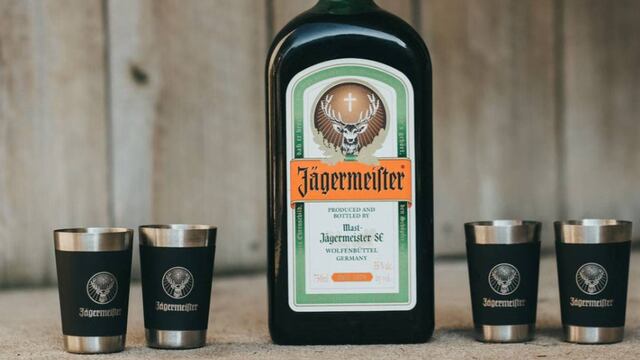 Botella de Jägermeister/internet