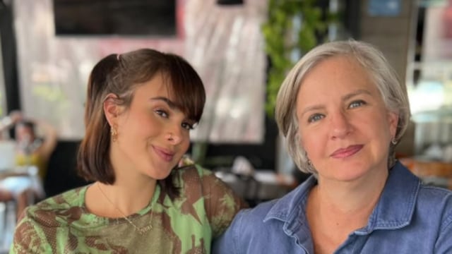 Gala Montes junto a su mamá Crista Montes