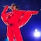 ¿Rihanna es Illuminati? Un gesto que hizo en el show del medio de tiempo del Super Bowl 2023 despierta sospechas