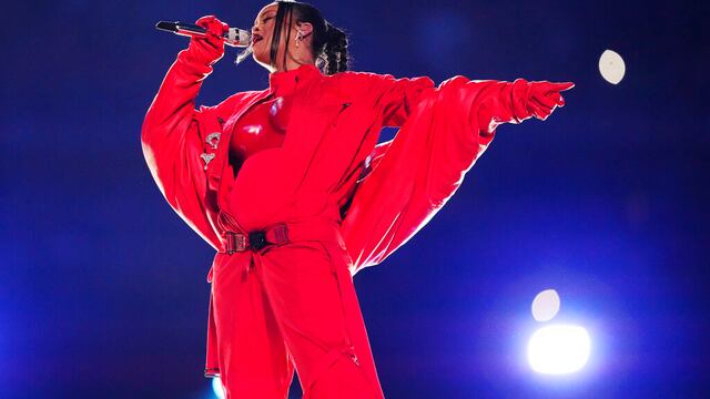 Rihanna en el show del Super Bowl LVII.