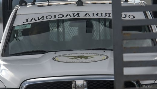 Ernesto Ruffo sale del Altiplano bajo resguardo de la Guardia Nacional