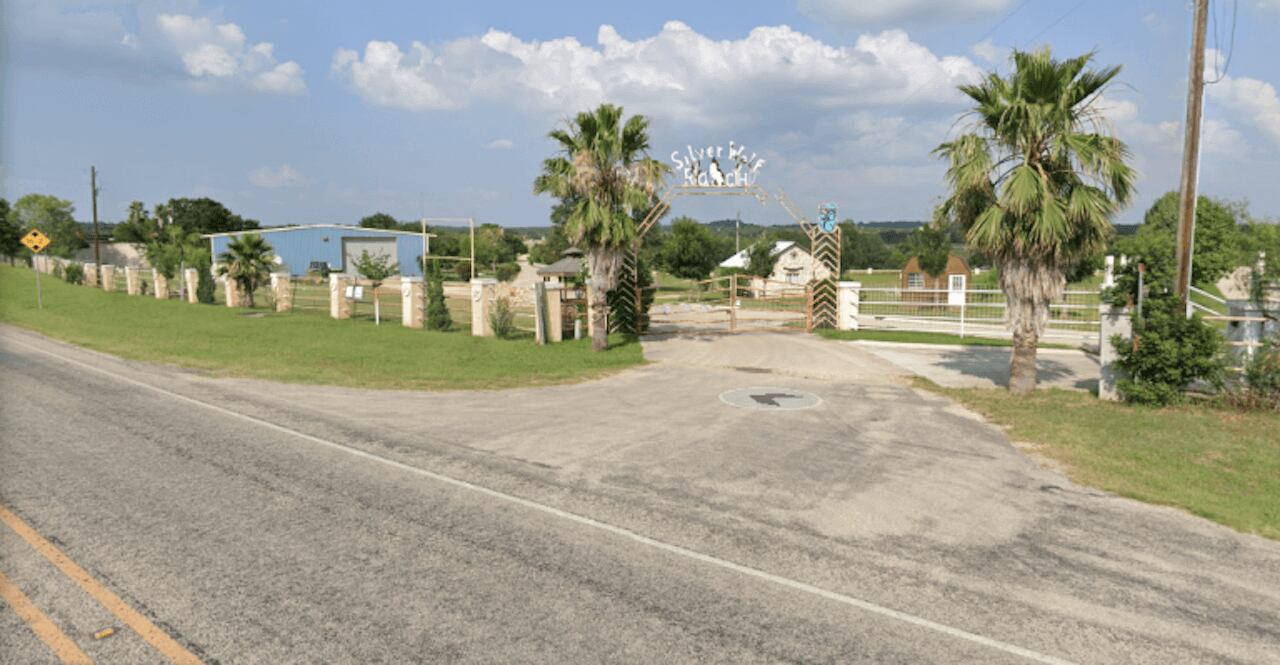 El rancho tiene por nombre Silver Wolf Ranch.