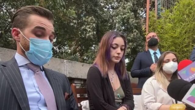 Ainara Suárez y su abogado