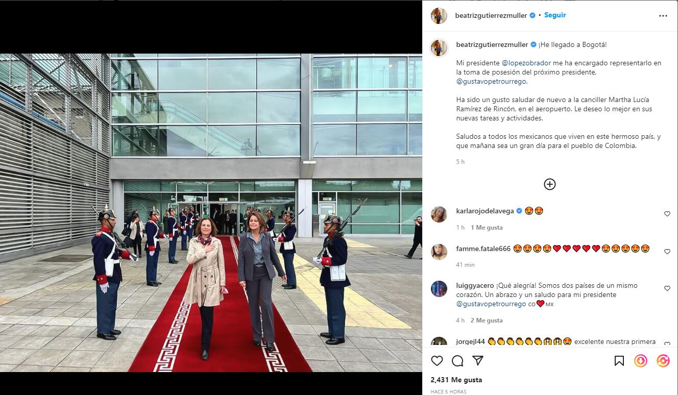 Beatriz Gutiérrez llegando a Colombia para investidura de Gustavo Petro