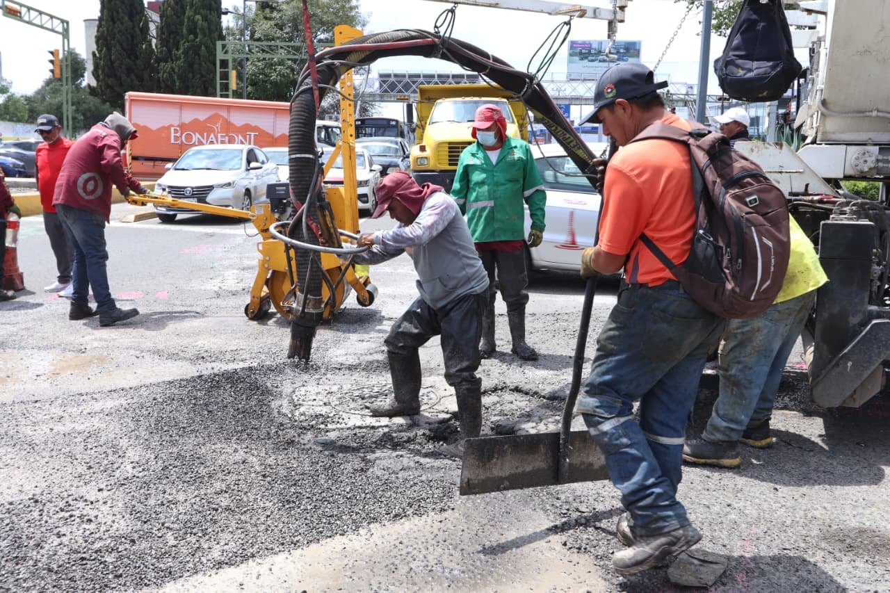 Toluca refuerza programa de repavimentación.