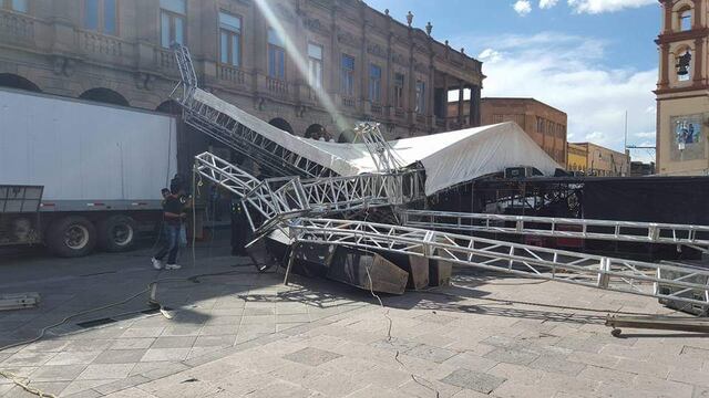 Un hombre resultó herido tras la caída de una estructura en la Plaza Fundadores de San Luis Potosí