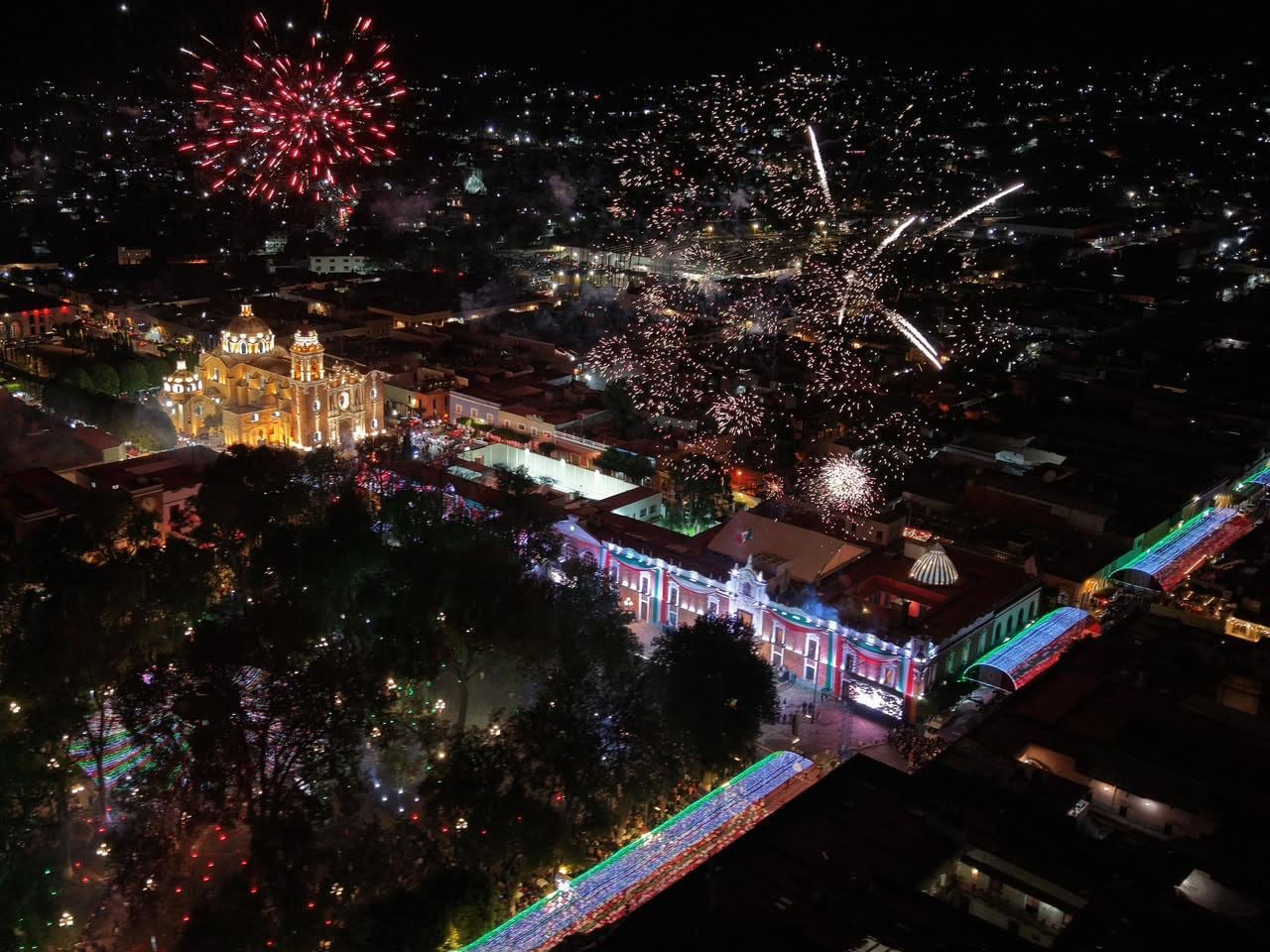 Lorena Cuéllar da su último Grito de Independencia como gobernadora de Tlaxcala.