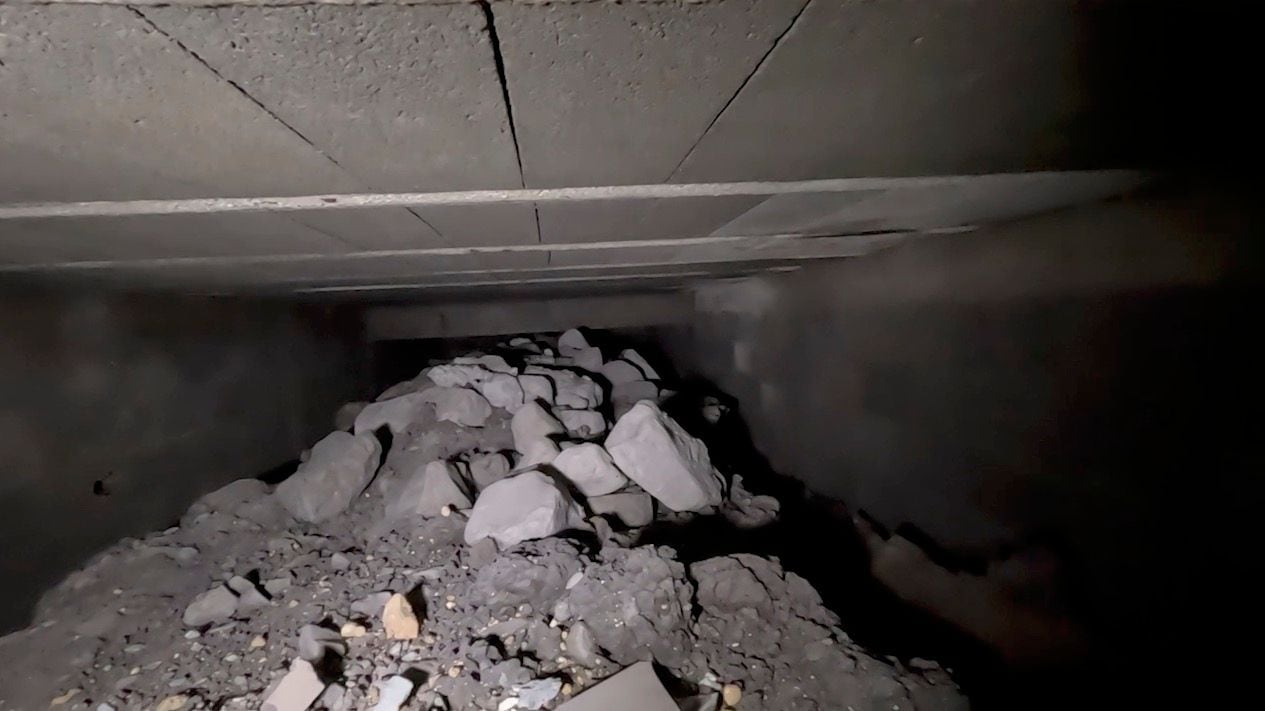 Se abre socavón en casa de familia en Nuevo León