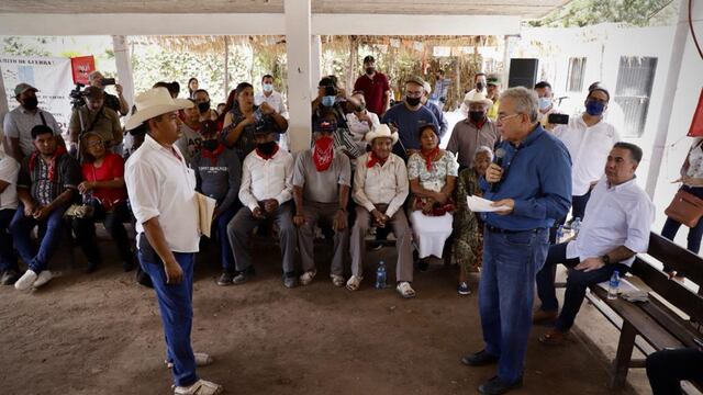 Rubén Rocha y gobernadores tradicionales indígenas