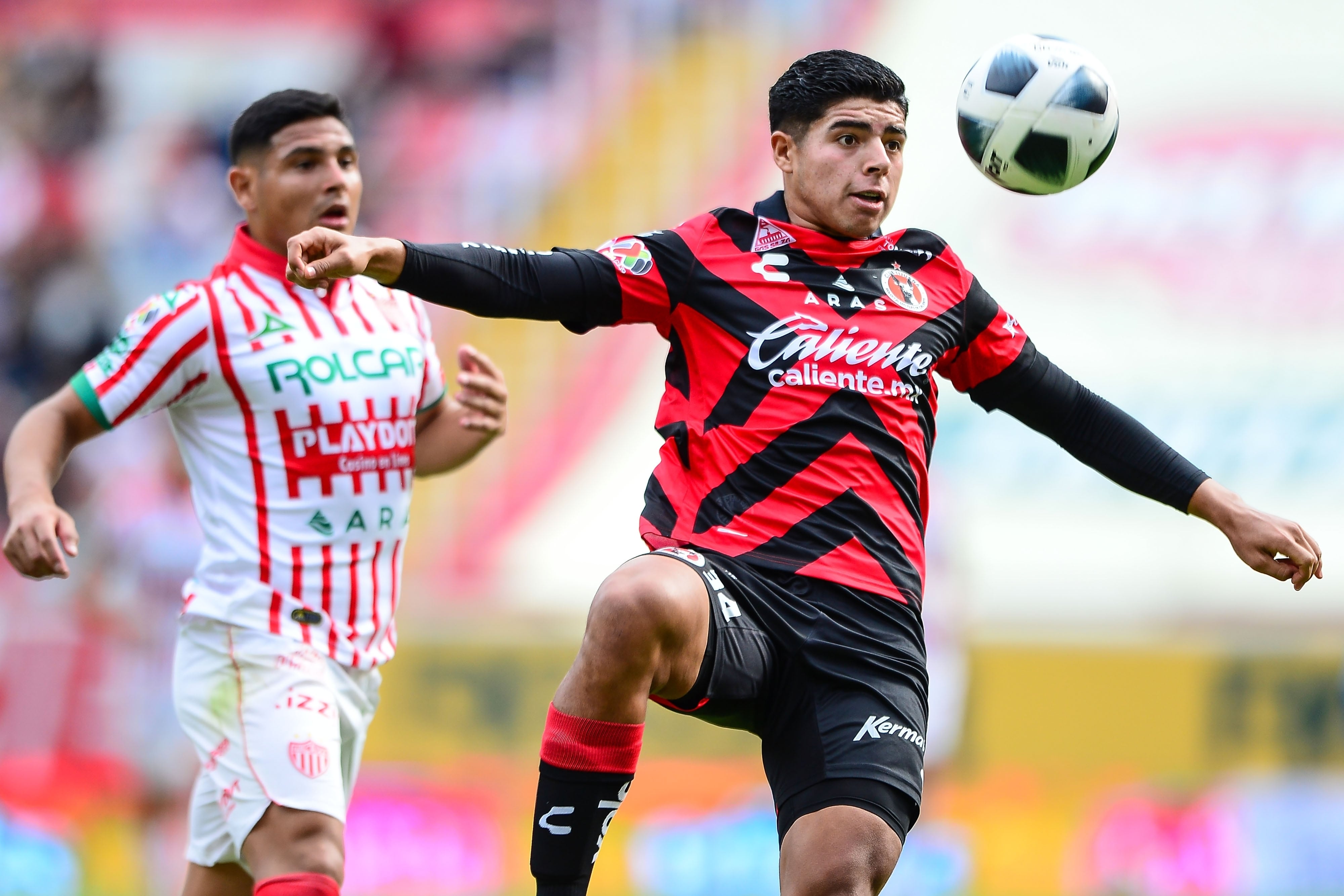 Víctor Guzmán, central de Xolos de Tijuana