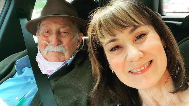 Manuel Garza González y su hija Mónica Garza