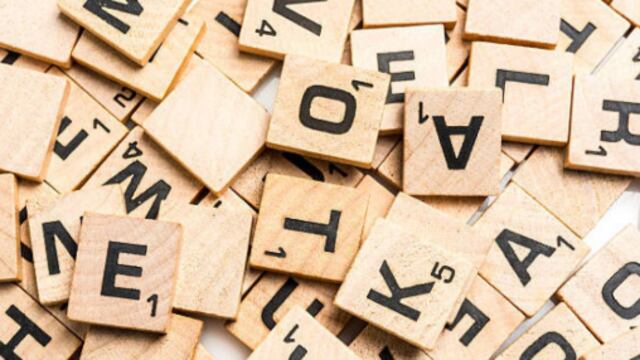 Existen también algunas palabras que no necesariamente forman parte del lenguaje técnico del diseño institucional o de las políticas públicas educativas