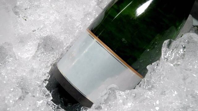 ¿Beber o no vino tinto frío?