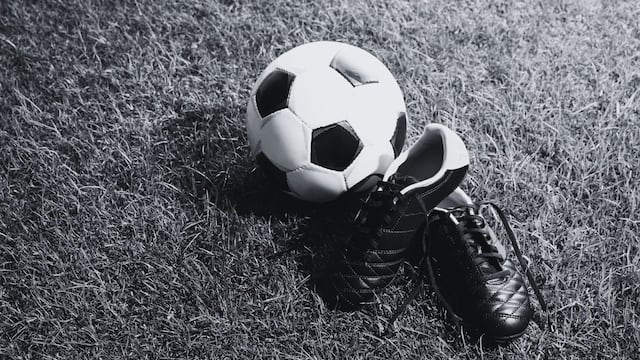 Futbolista muere en partido tras tragarse una moneda