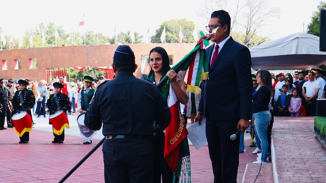Abuchean a Circe Camacho durante el Desfile Militar 2026 por llegar tarde