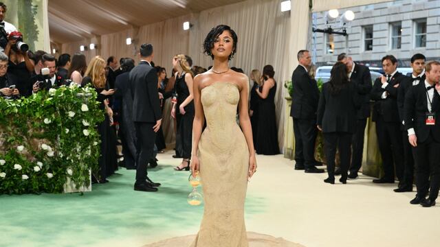 Tyla lleva vestido de arena a Met Gala 2024