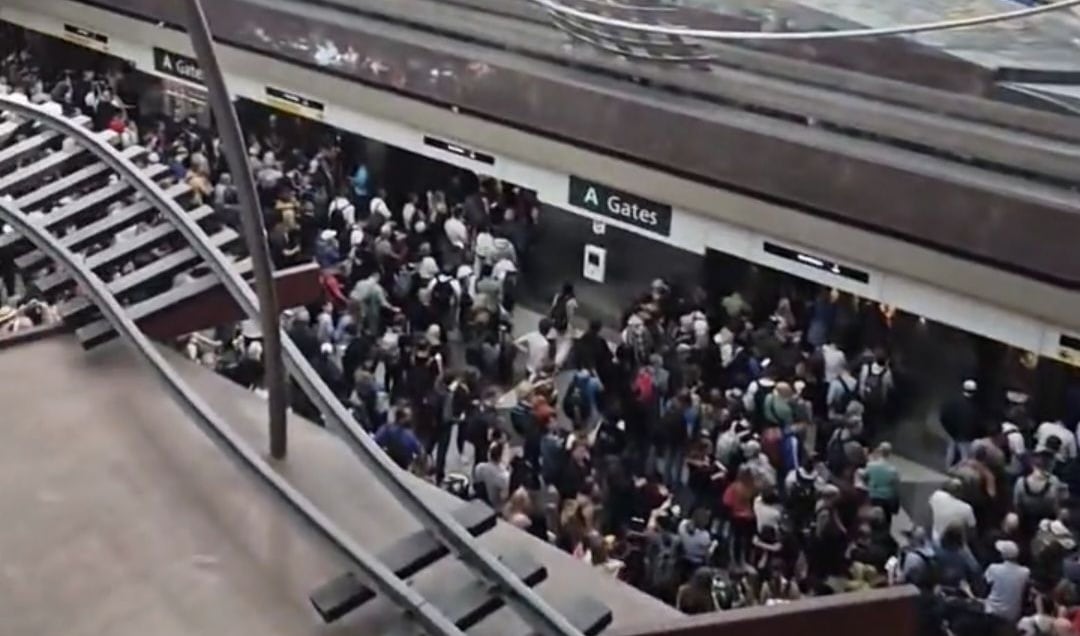 Apagón en aeropuerto de Denver suspende vuelos y provoca caos entre pasajeros