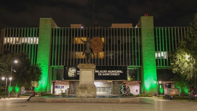 Palacio Municipal se ilumina de verde por el Día Mundial de la Salud Mental